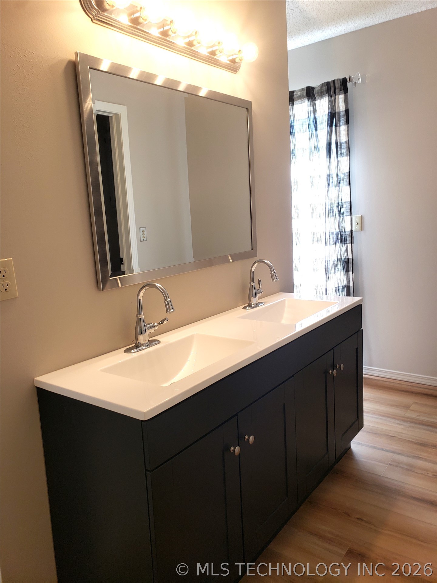 9225 S 91st East Avenue Property Photo 10