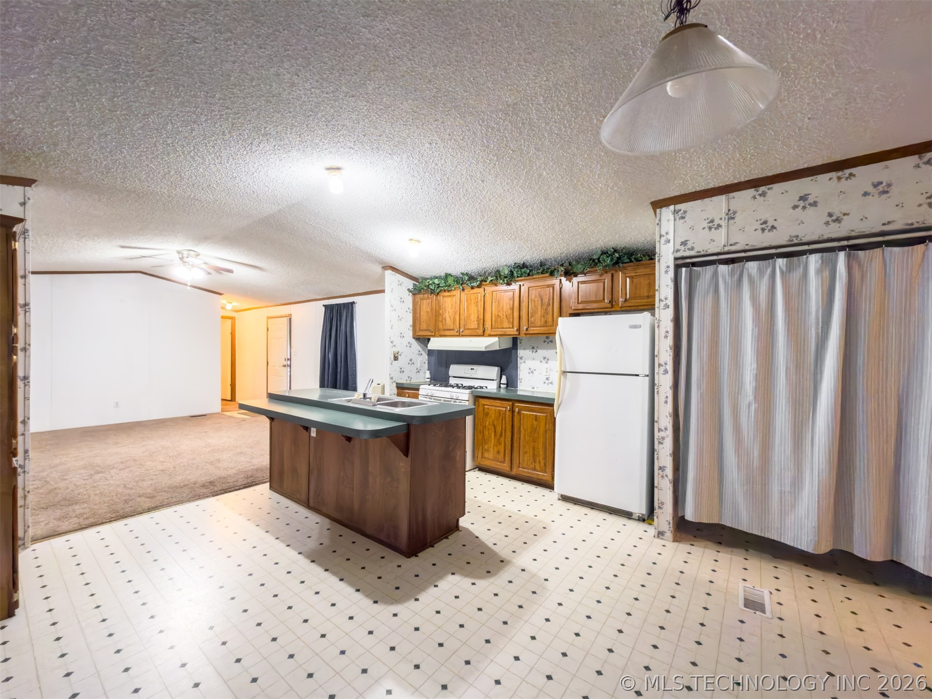 50 N Johnson Property Photo 10