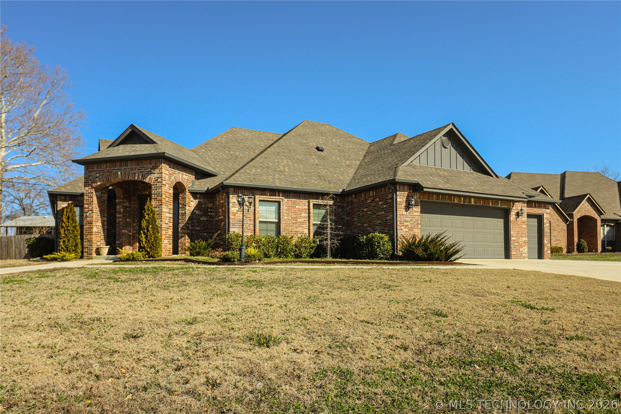 1335 E Teresa Avenue Property Photo 2