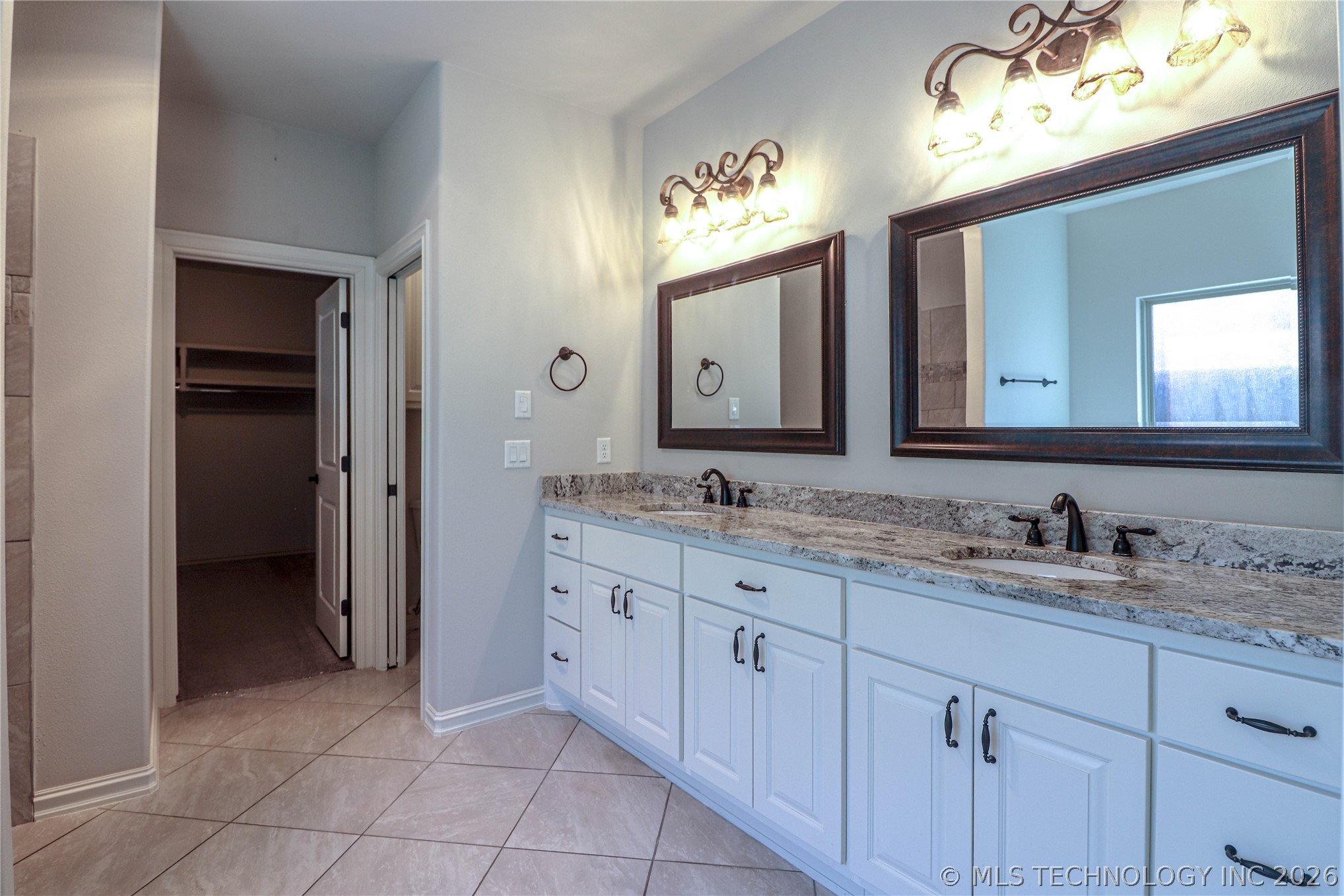 1335 E Teresa Avenue Property Photo 15