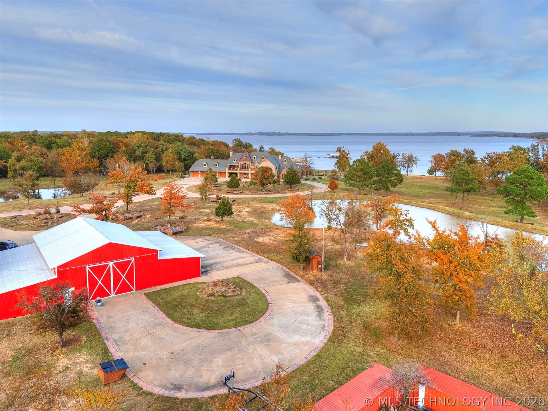 414498 E 1170 Road Property Photo 2