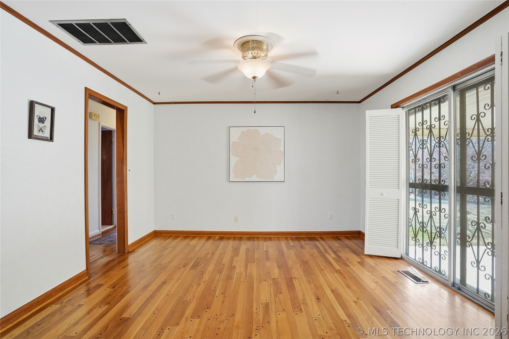 1512 E 58th Street Property Photo 6