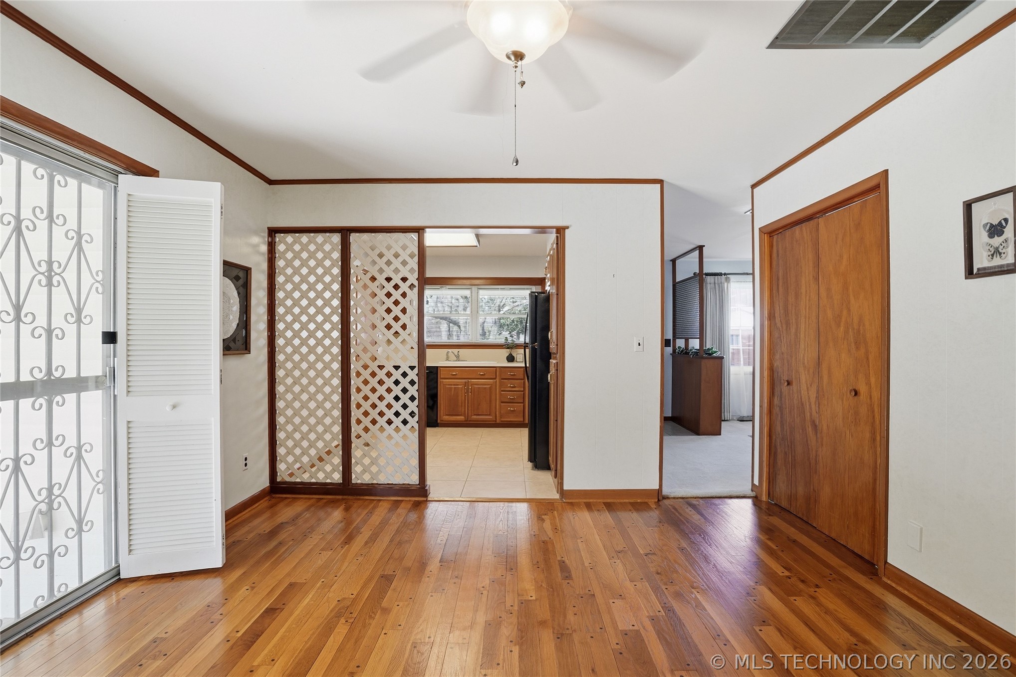 1512 E 58th Street Property Photo 8