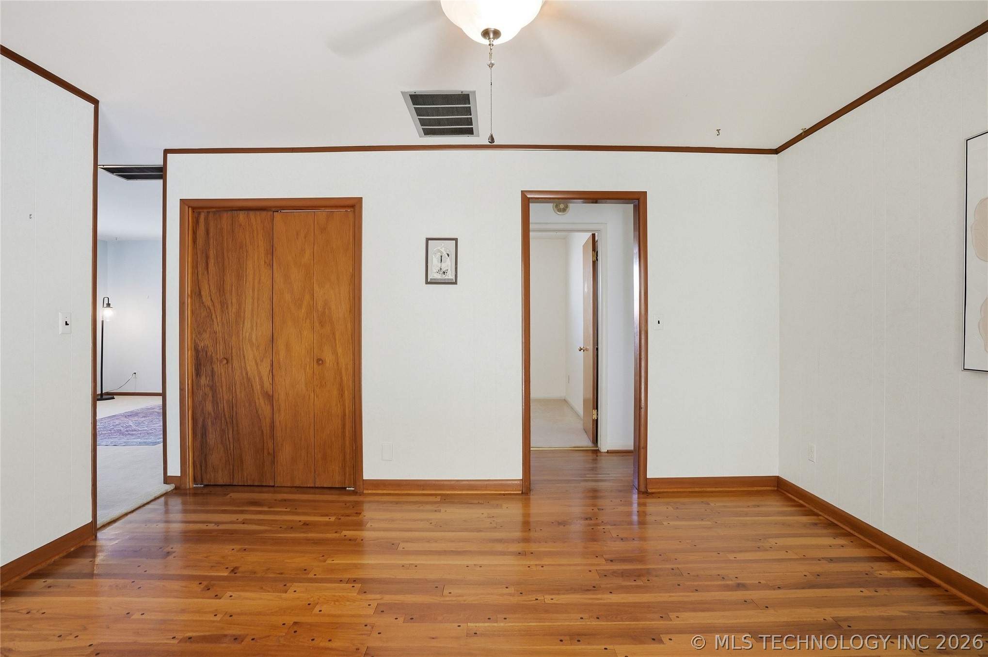 1512 E 58th Street Property Photo 9