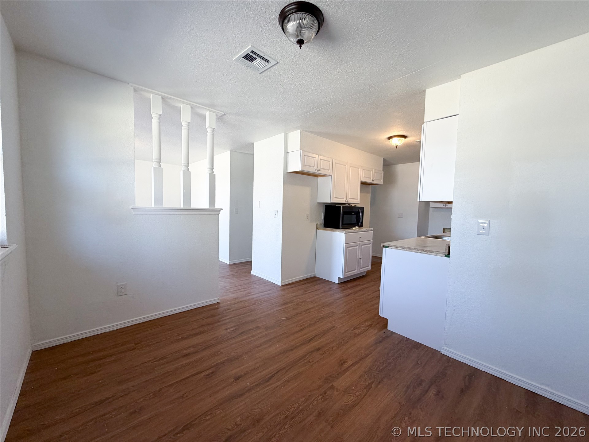 422 E 24th Street Property Photo 3