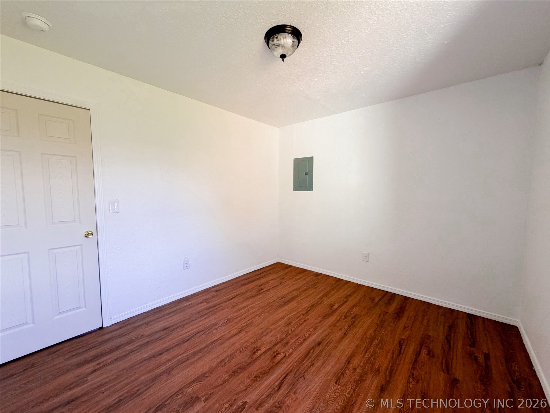422 E 24th Street Property Photo 10