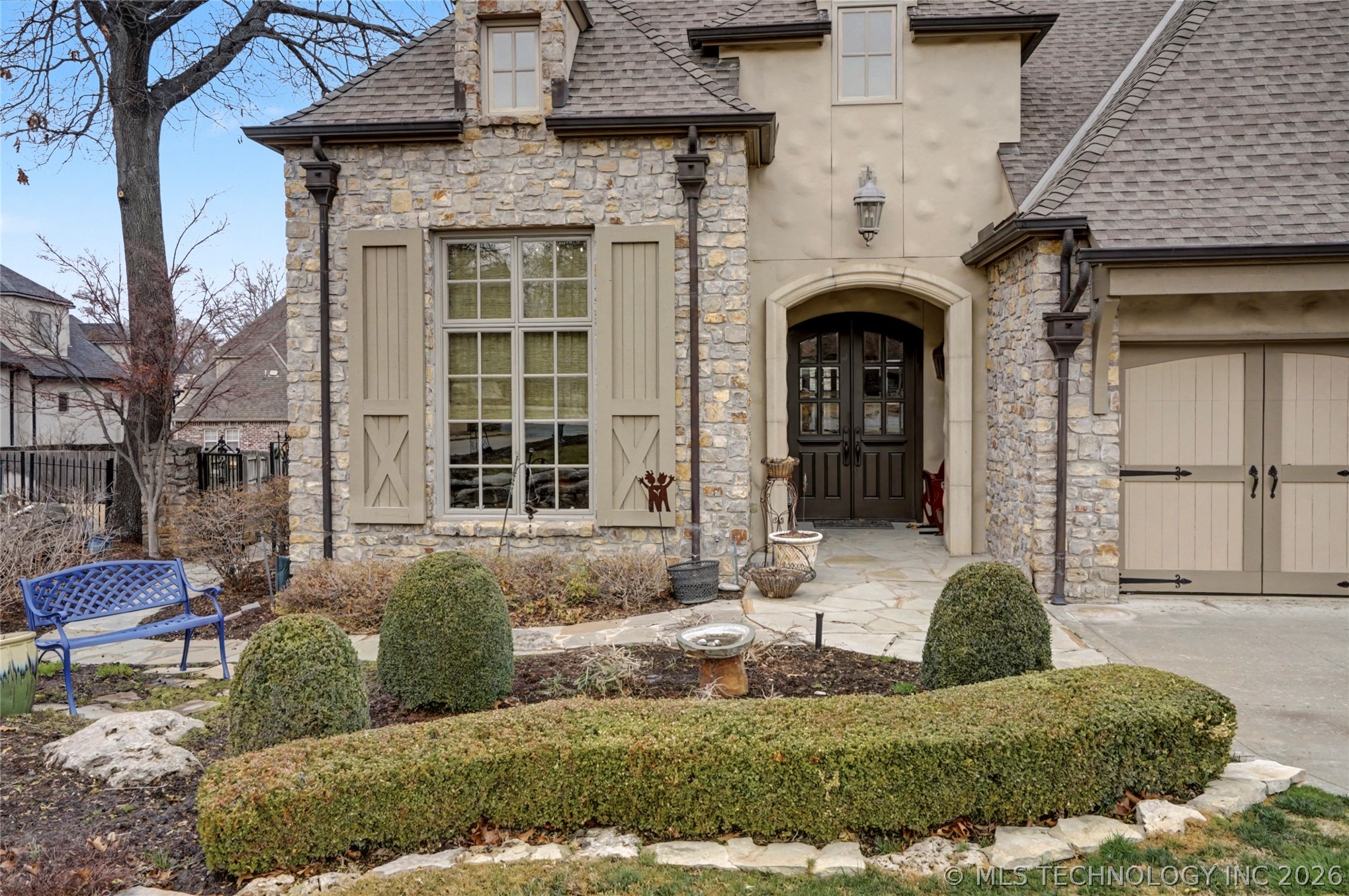 9436 S Jamestown Avenue Property Photo 2