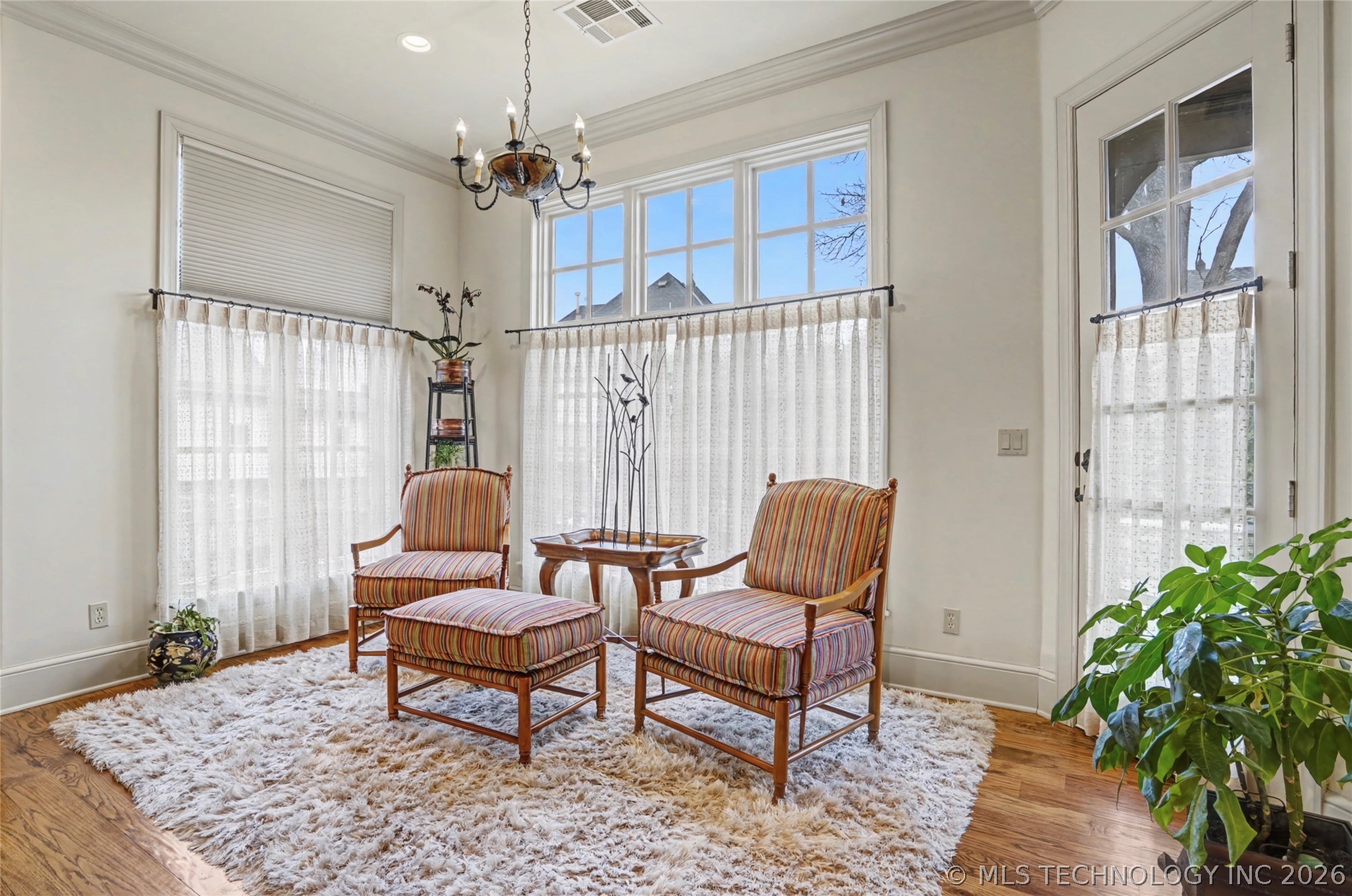 9436 S Jamestown Avenue Property Photo 10