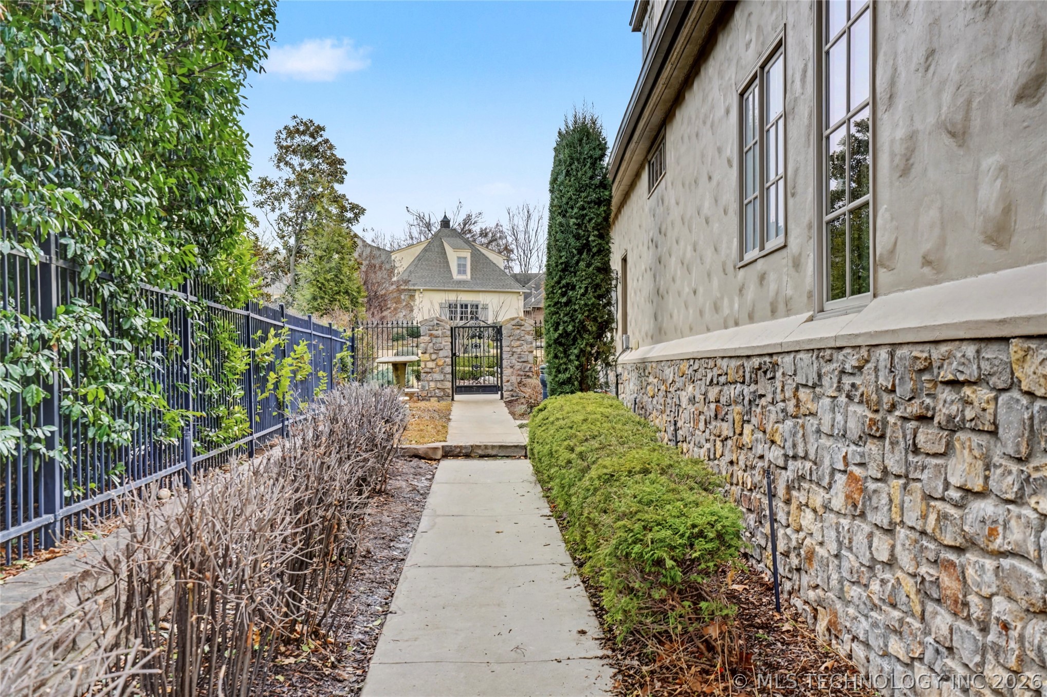 9436 S Jamestown Avenue Property Photo 43