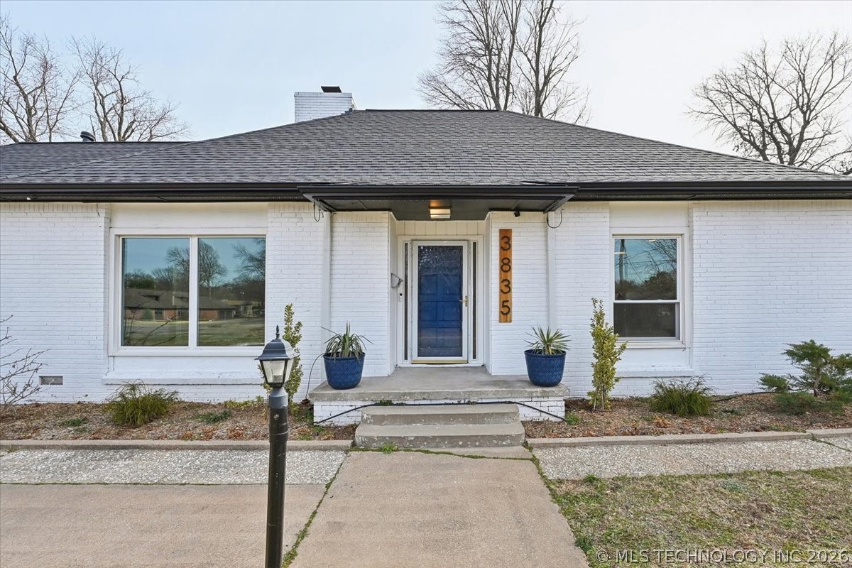 3835 S Gary Place Property Photo 2