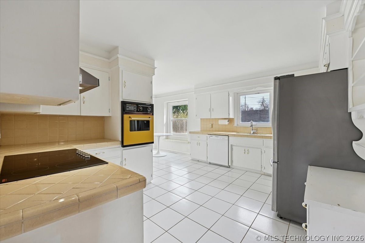 3835 S Gary Place Property Photo 15
