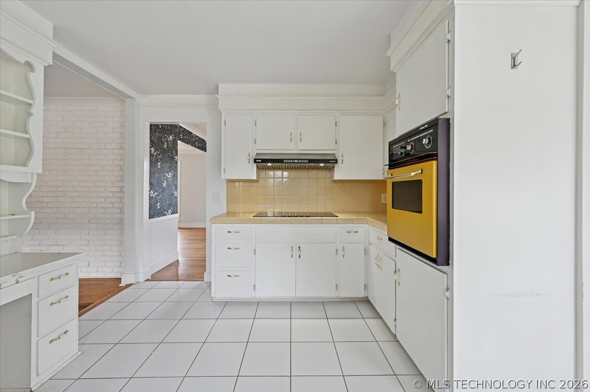 3835 S Gary Place Property Photo 18