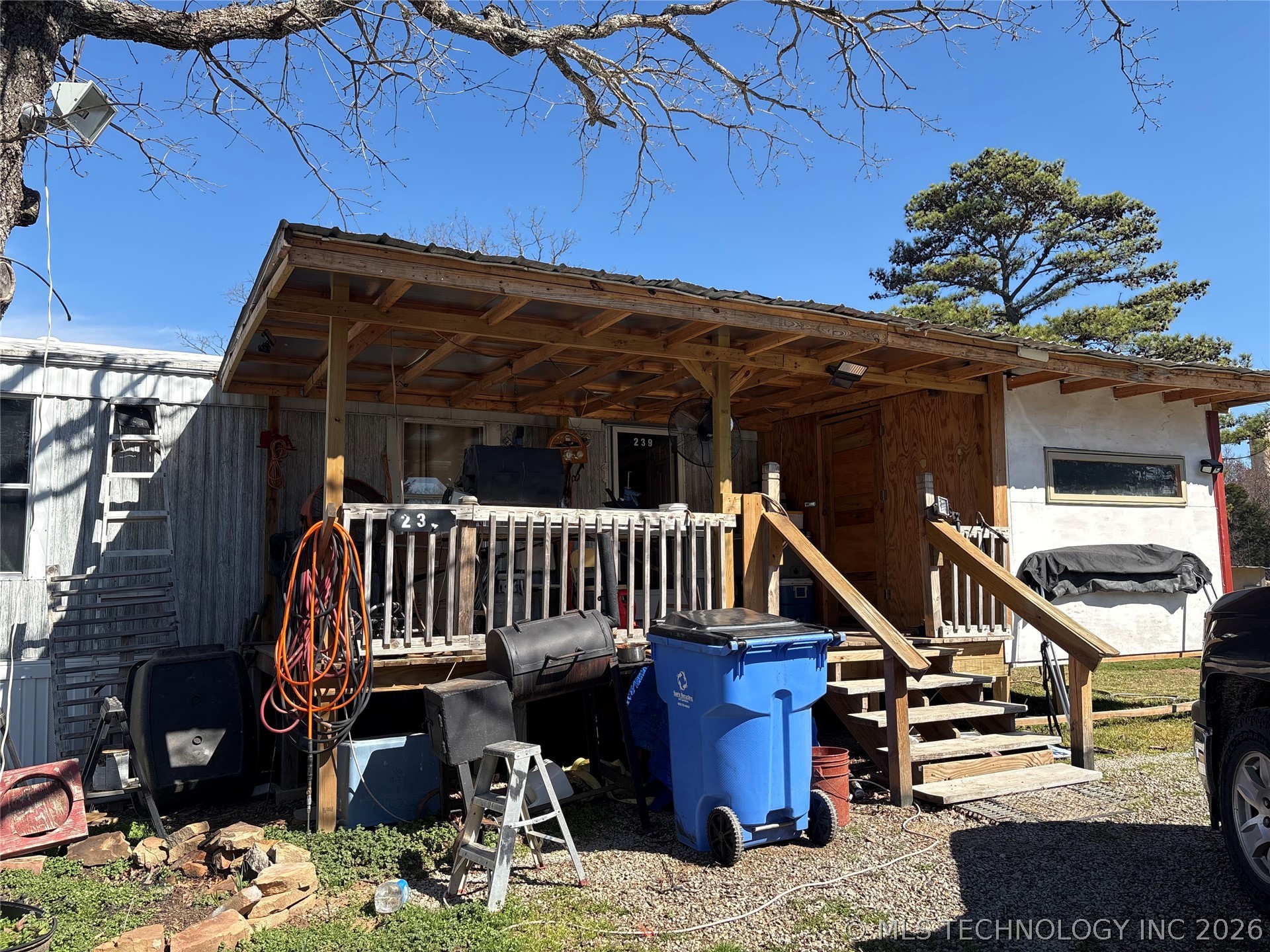 239 Berry Lane Property Photo 7