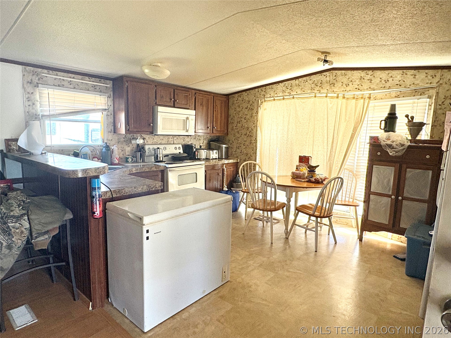 239 Berry Lane Property Photo 10