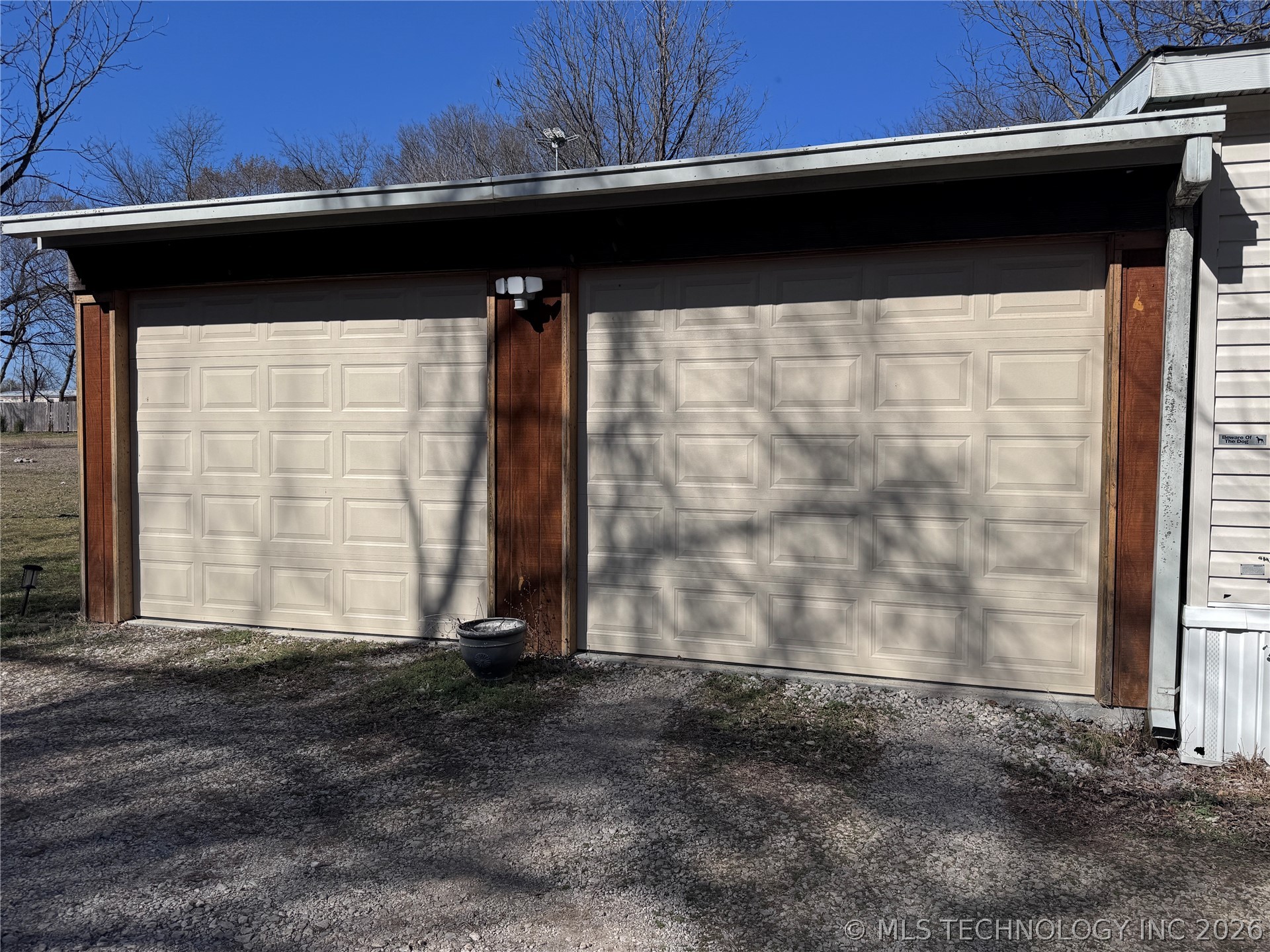 17603 E Meadow Lane Property Photo 4