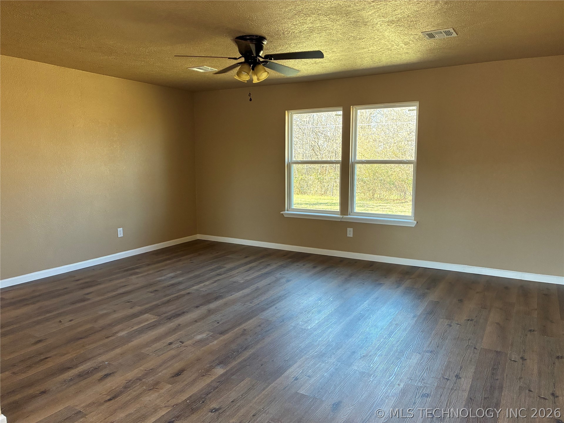 519 Park Street Property Photo 9