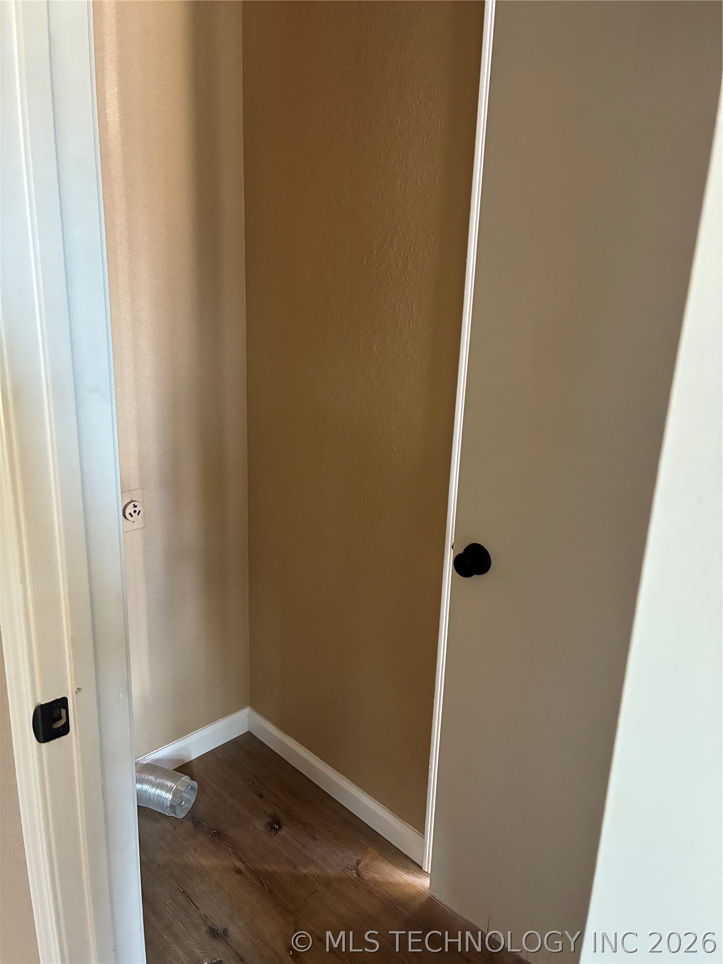 519 Park Street Property Photo 24