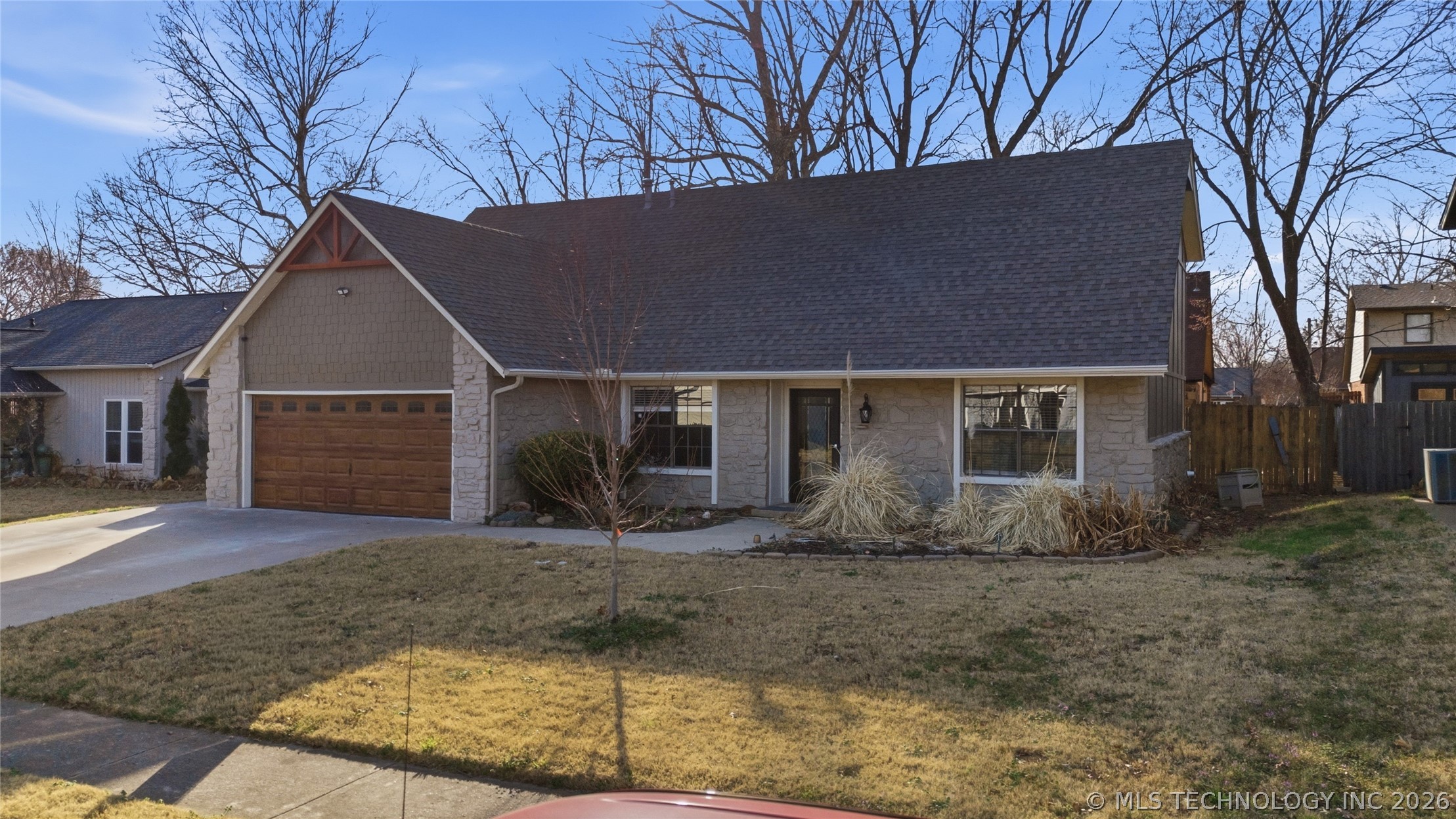 7500 S Gum Avenue Property Photo 3