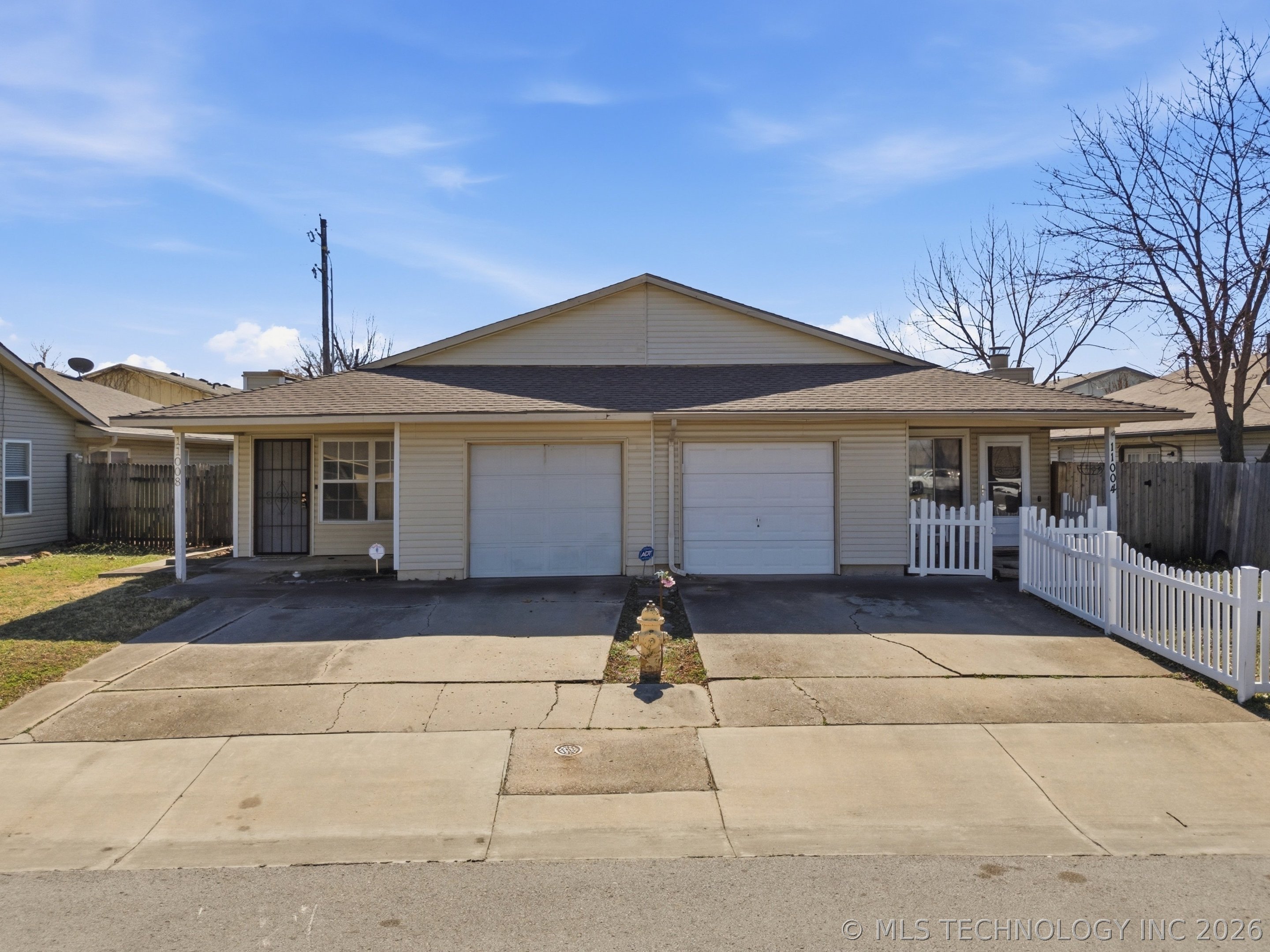11008 E 14th Court Property Photo 1