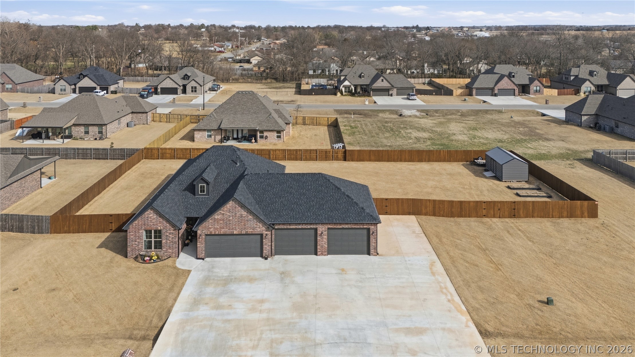 157 N Castle Street Property Photo 2