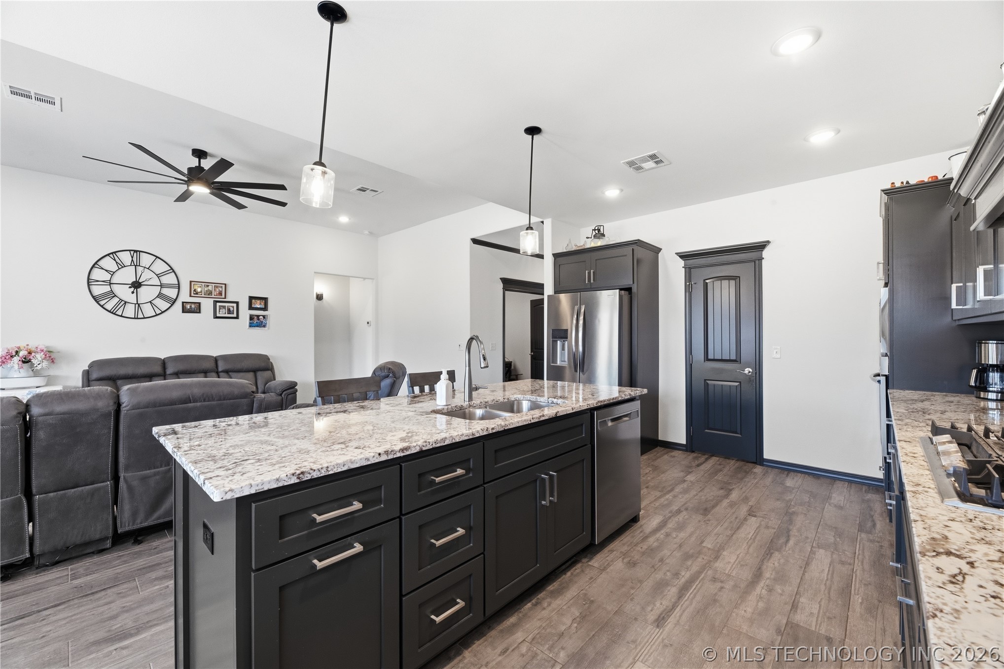 157 N Castle Street Property Photo 14