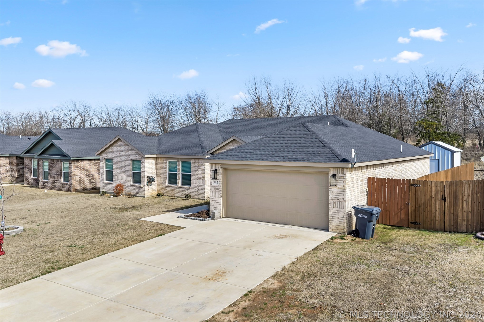 922 Indian Plains Property Photo 2