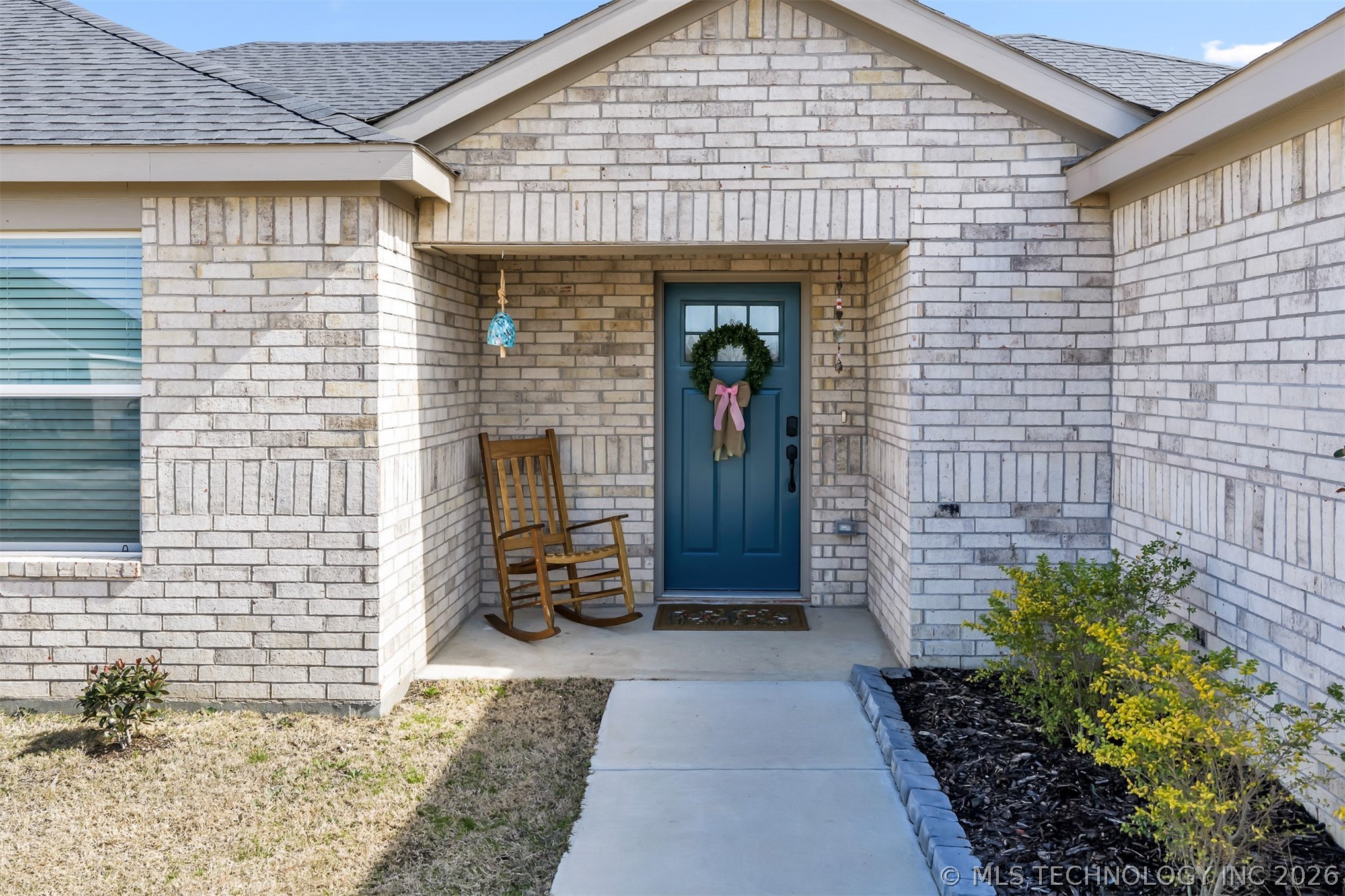922 Indian Plains Property Photo 4