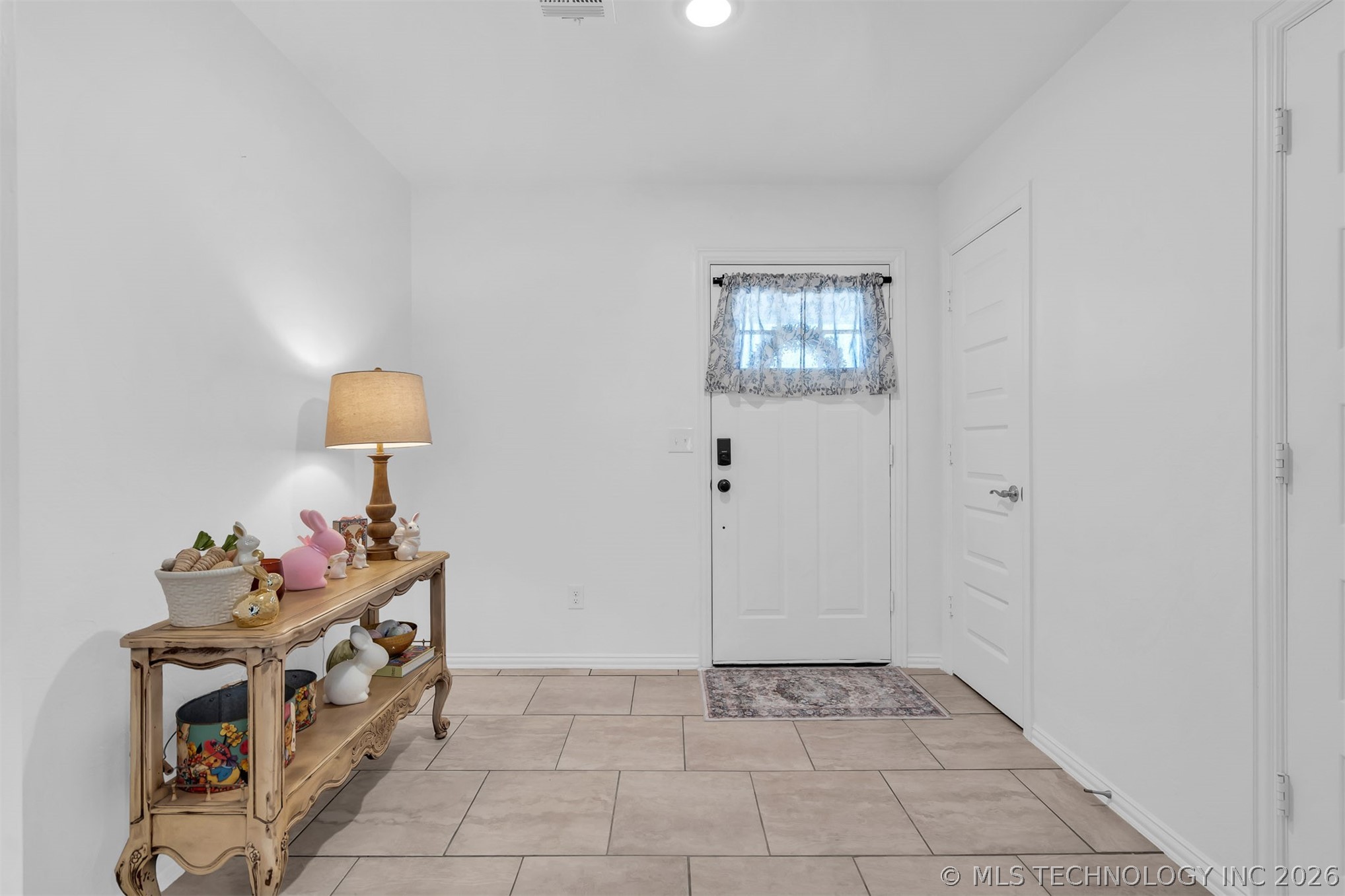 922 Indian Plains Property Photo 5