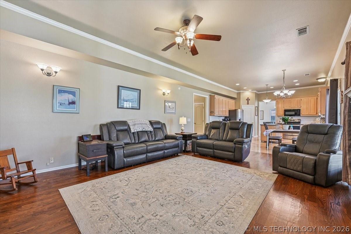 617 N Willow Avenue Property Photo 19