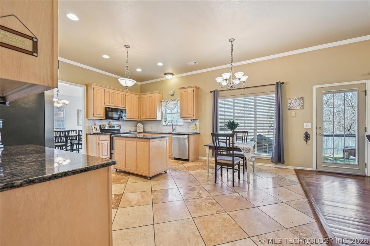 617 N Willow Avenue Property Photo 21