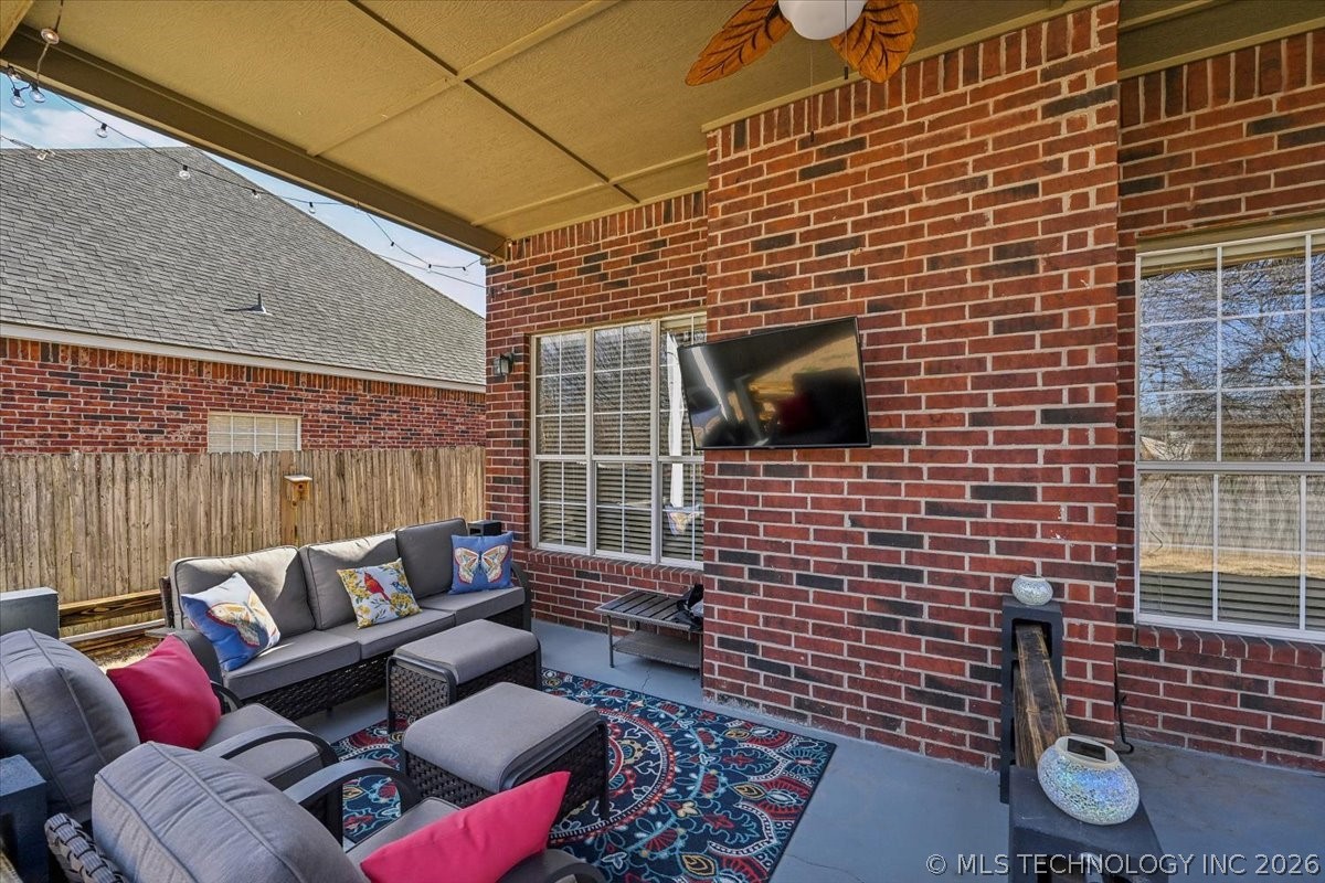617 N Willow Avenue Property Photo 47