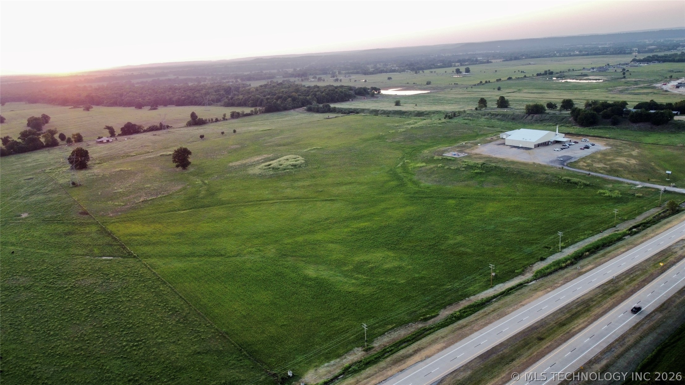 2875 S Kerr Boulevard Property Photo 3