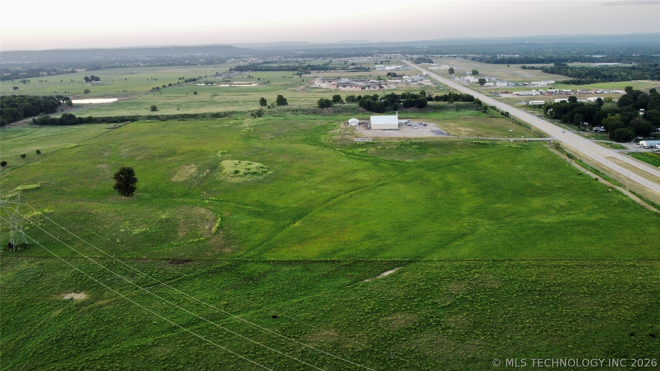 2875 S Kerr Boulevard Property Photo 4