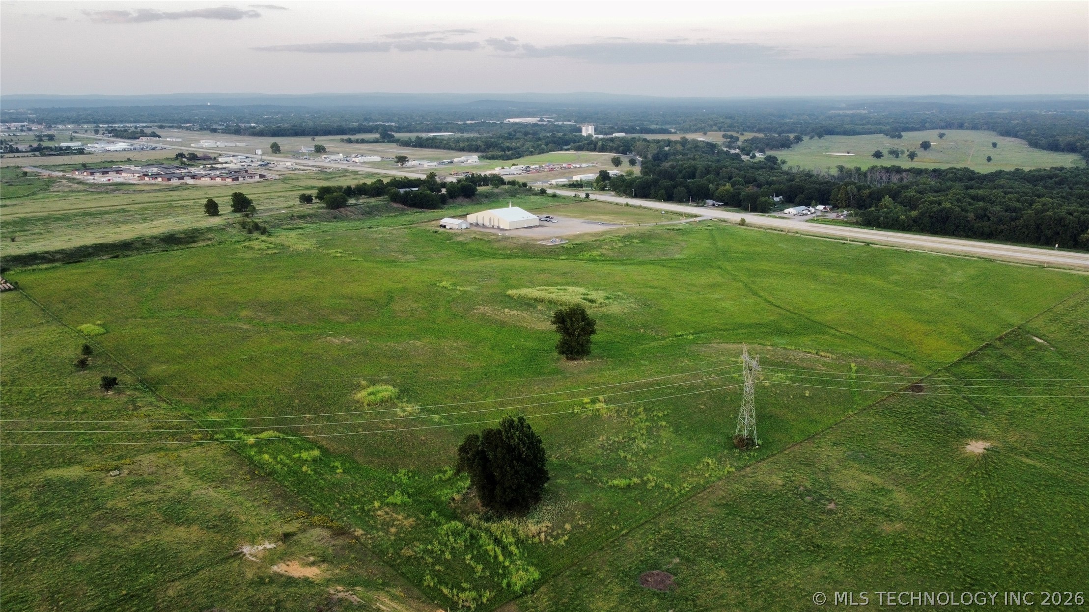 2875 S Kerr Boulevard Property Photo 5