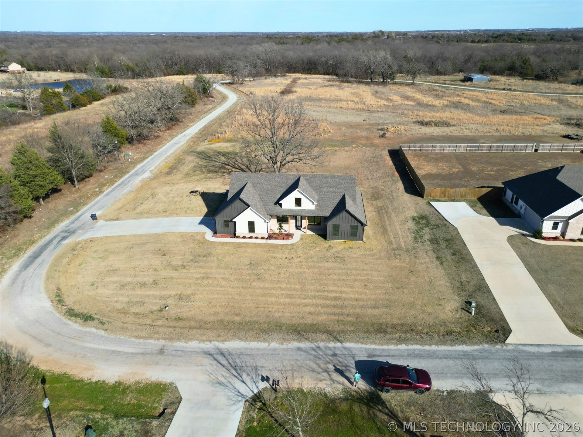 11908 County Road 3513 Loop Property Photo 6