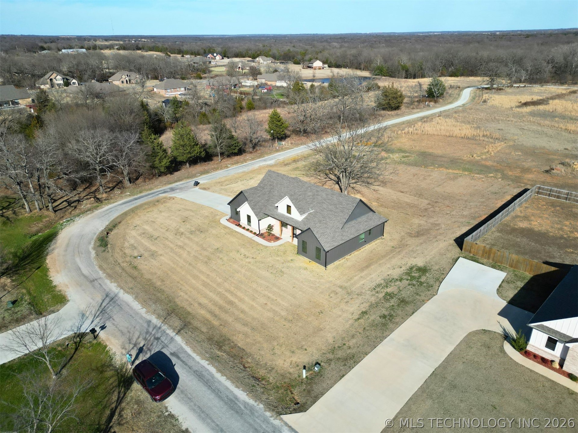 11908 County Road 3513 Loop Property Photo 7