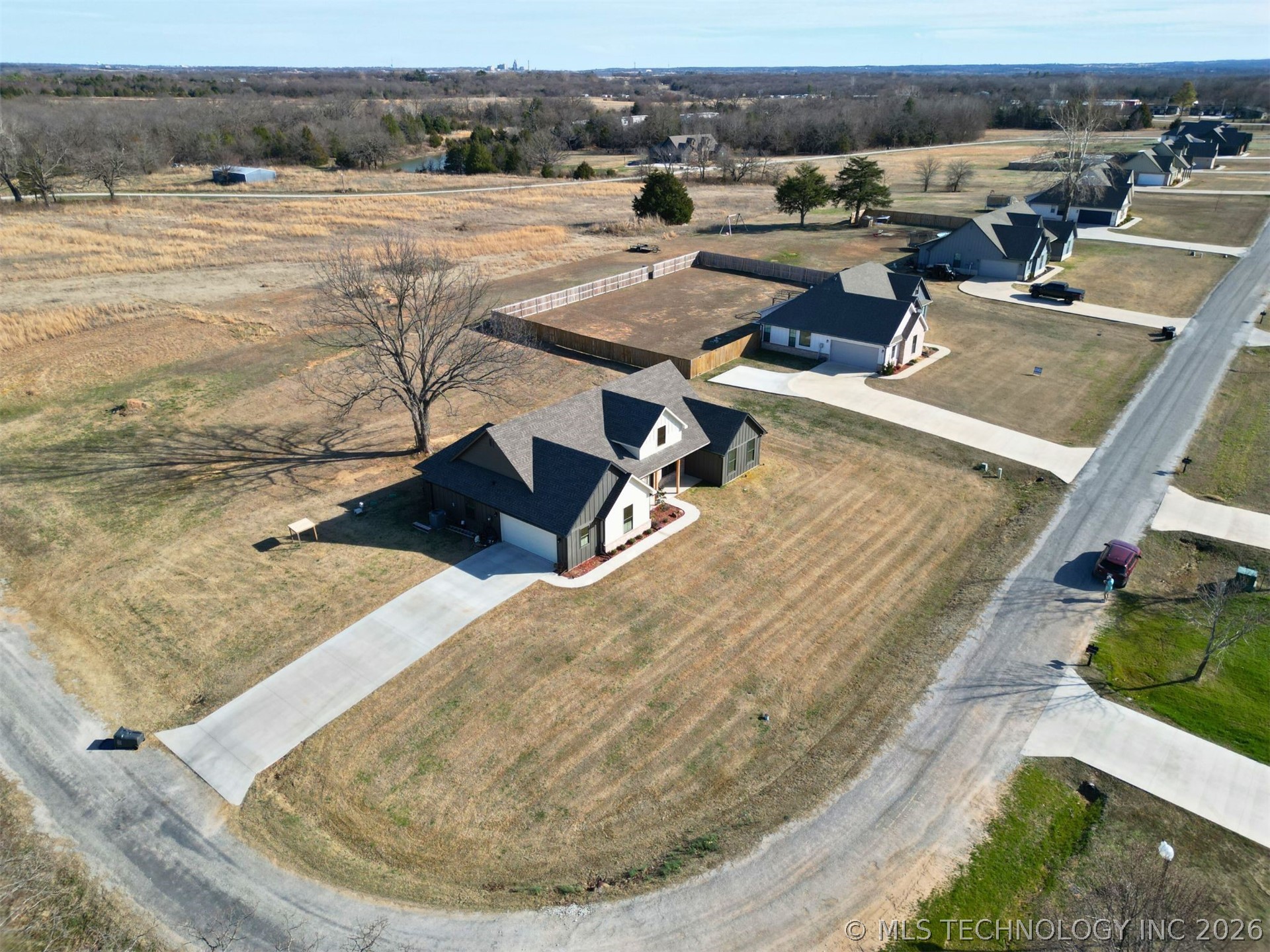 11908 County Road 3513 Loop Property Photo 8