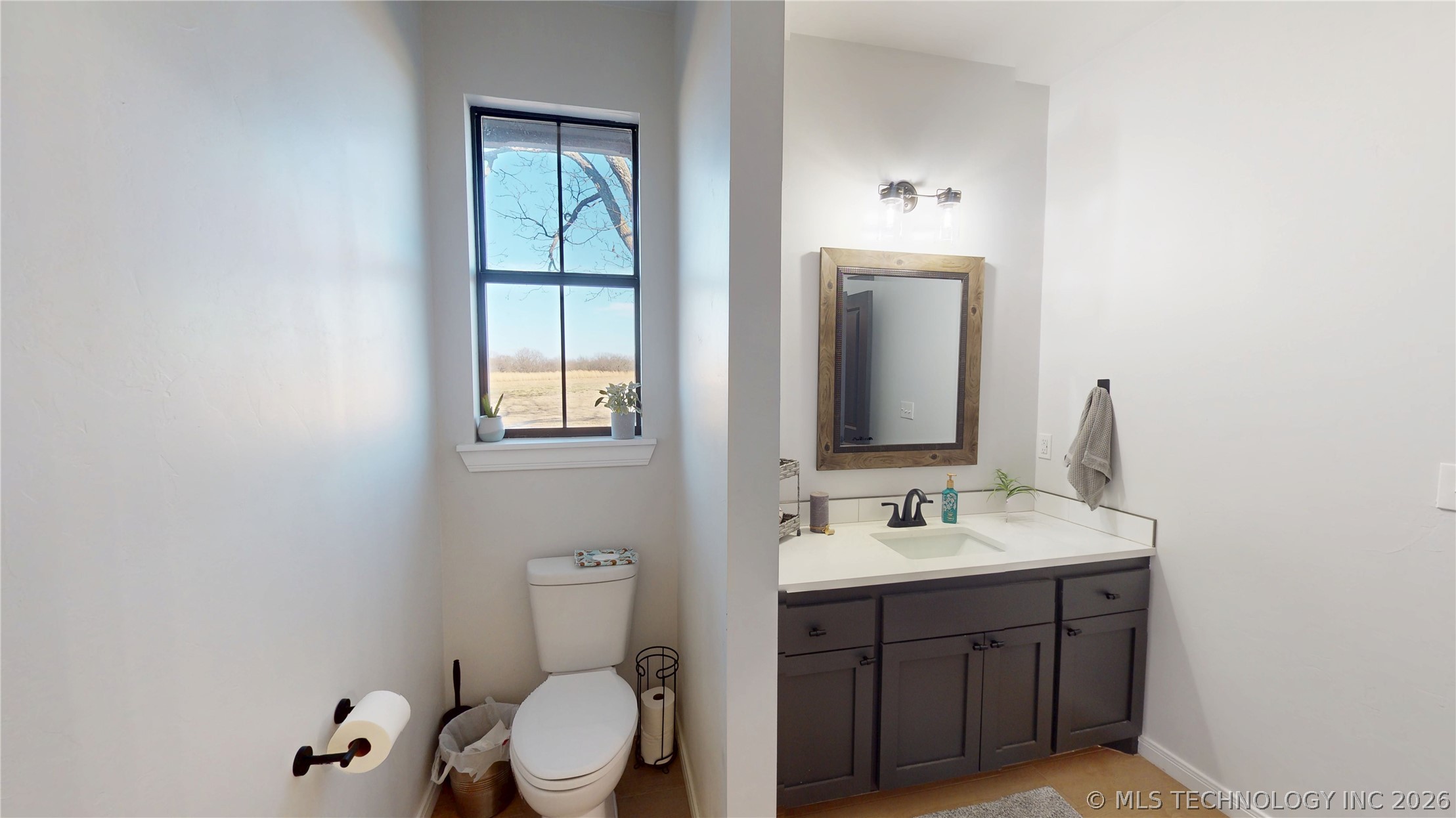 11908 County Road 3513 Loop Property Photo 45