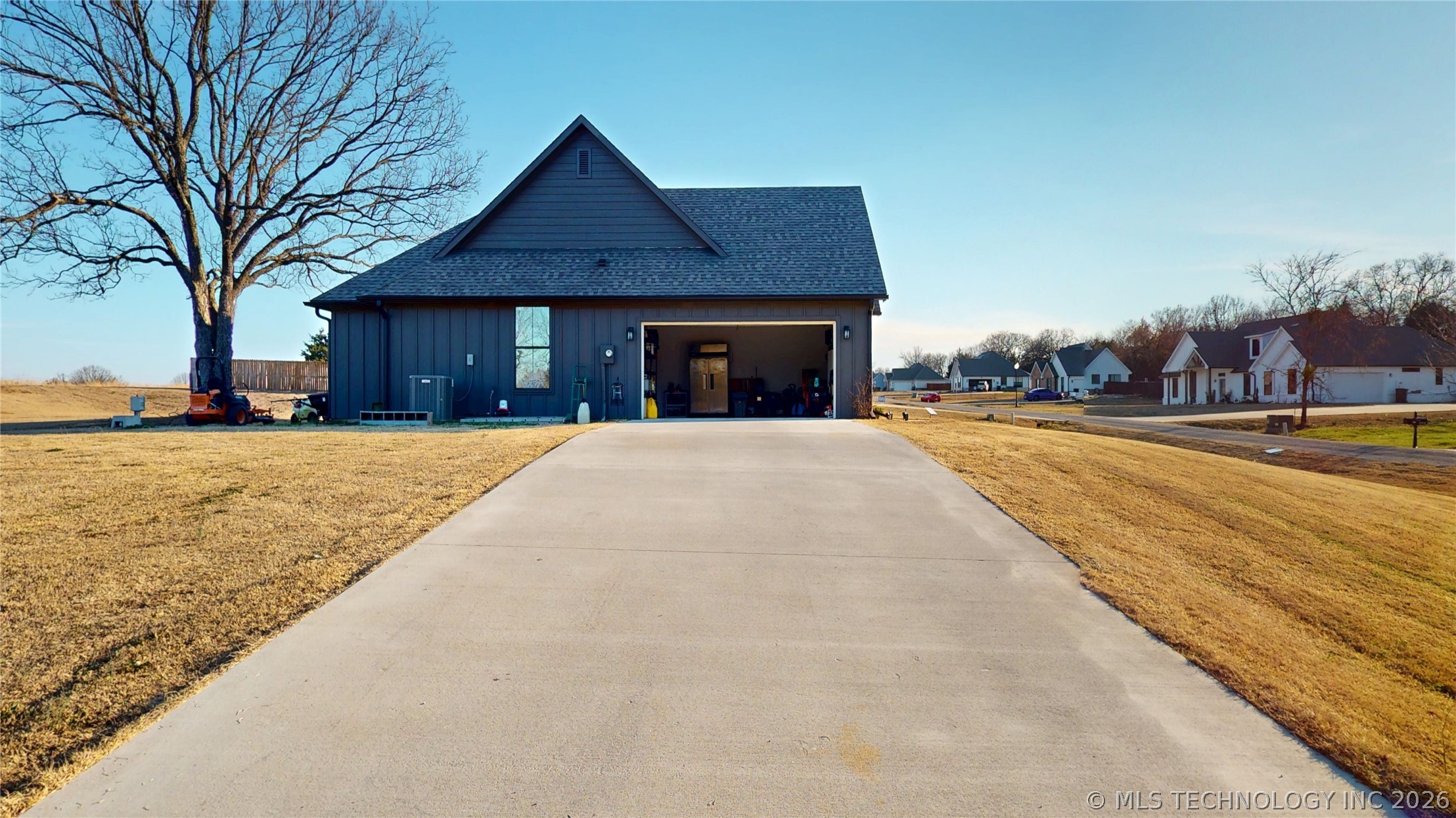 11908 County Road 3513 Loop Property Photo 59