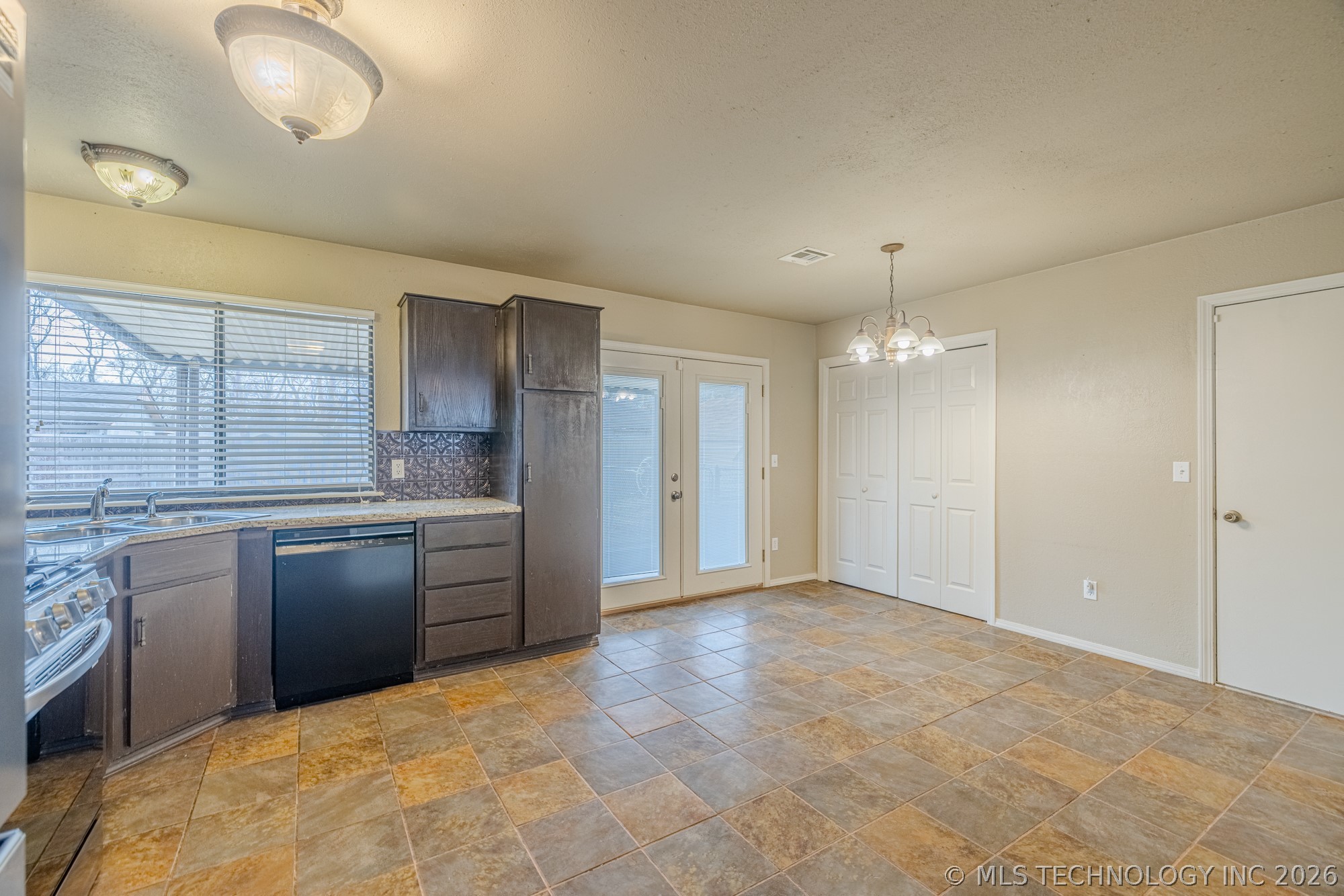 18108 E 3rd Place Property Photo 10