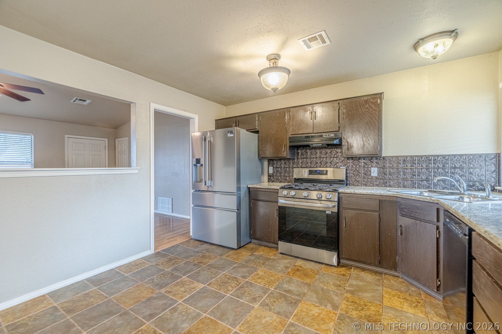 18108 E 3rd Place Property Photo 12