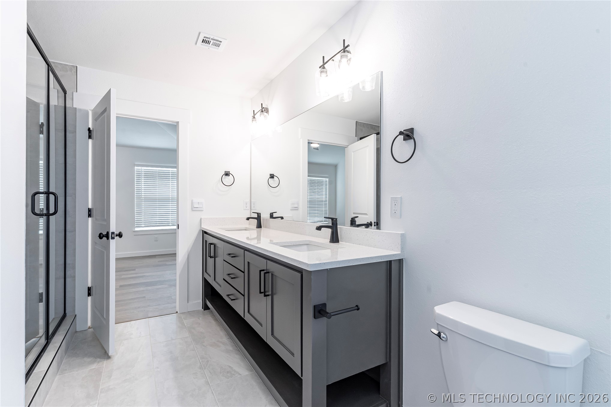 2417 W Main Street Property Photo 2