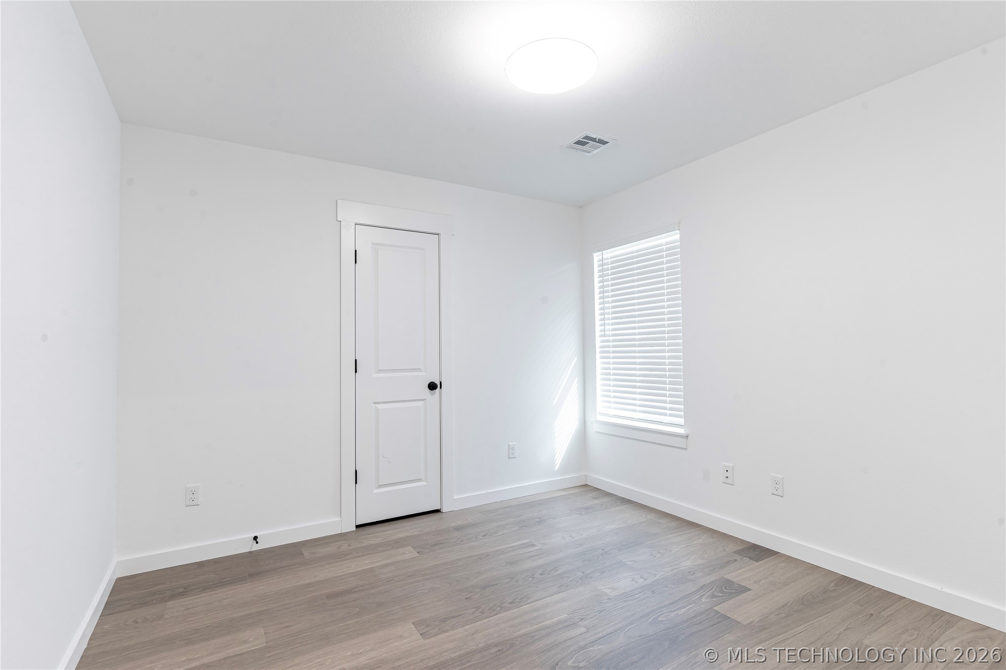 2417 W Main Street Property Photo 8