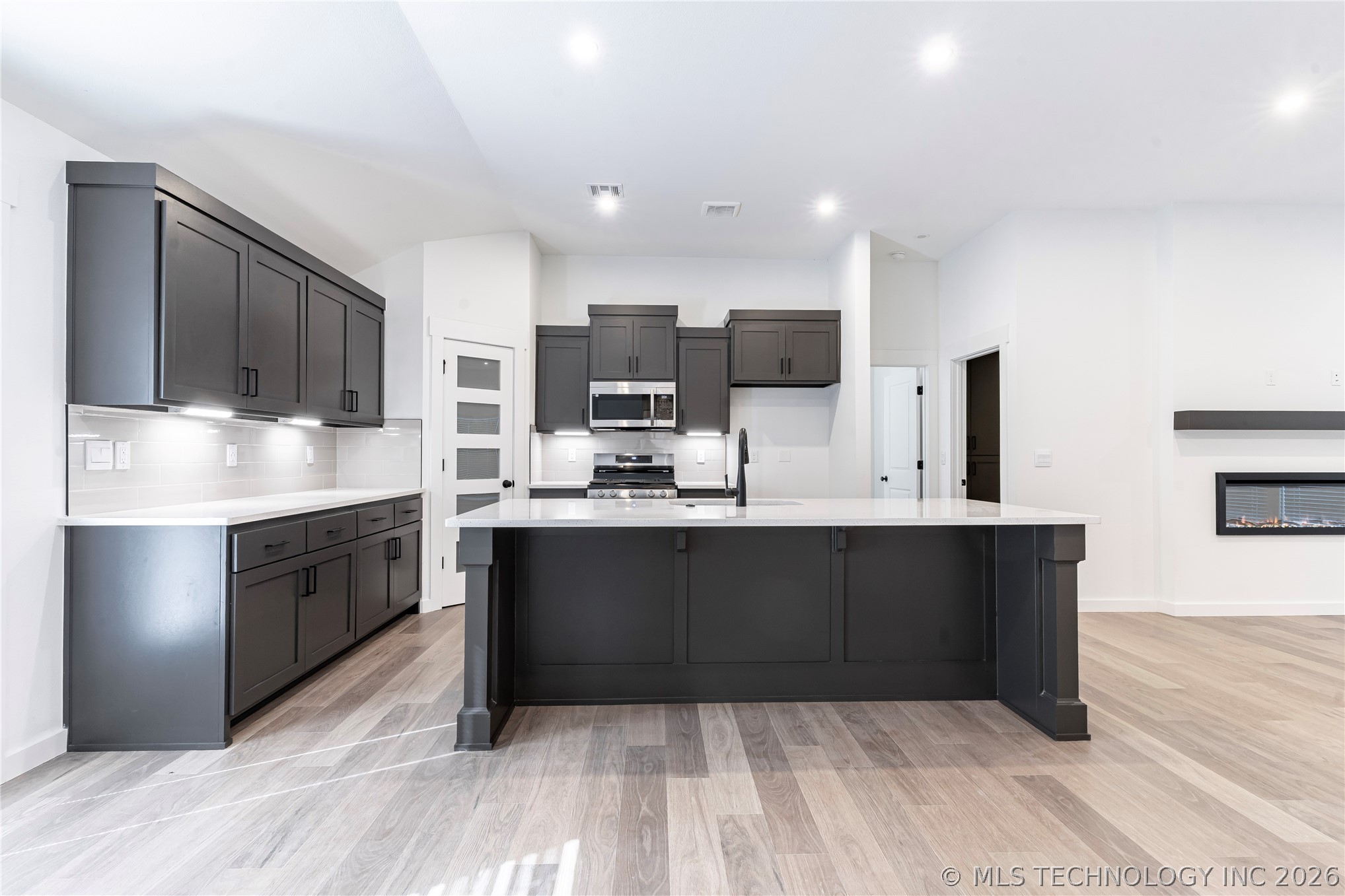 2417 W Main Street Property Photo 12