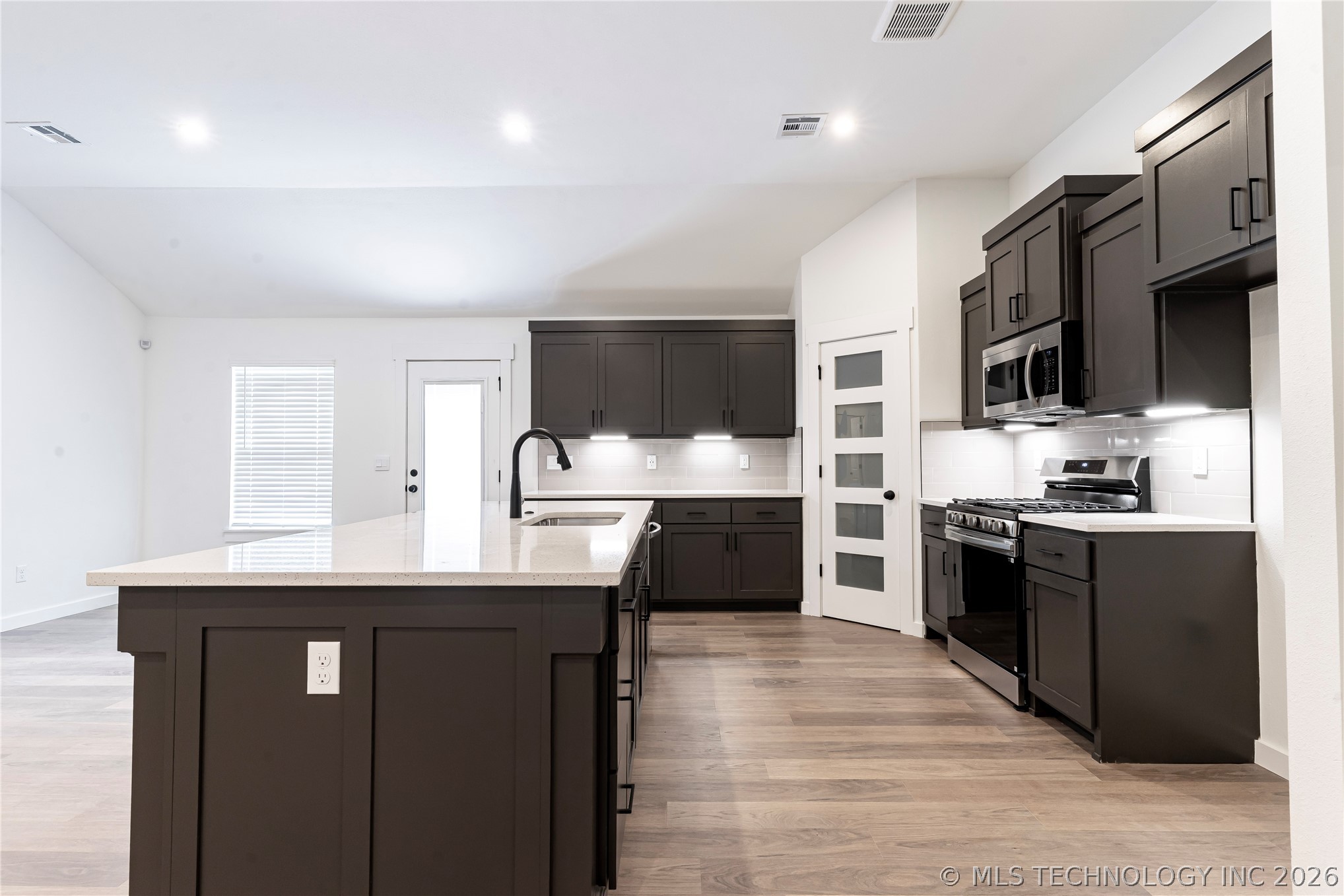 2417 W Main Street Property Photo 14