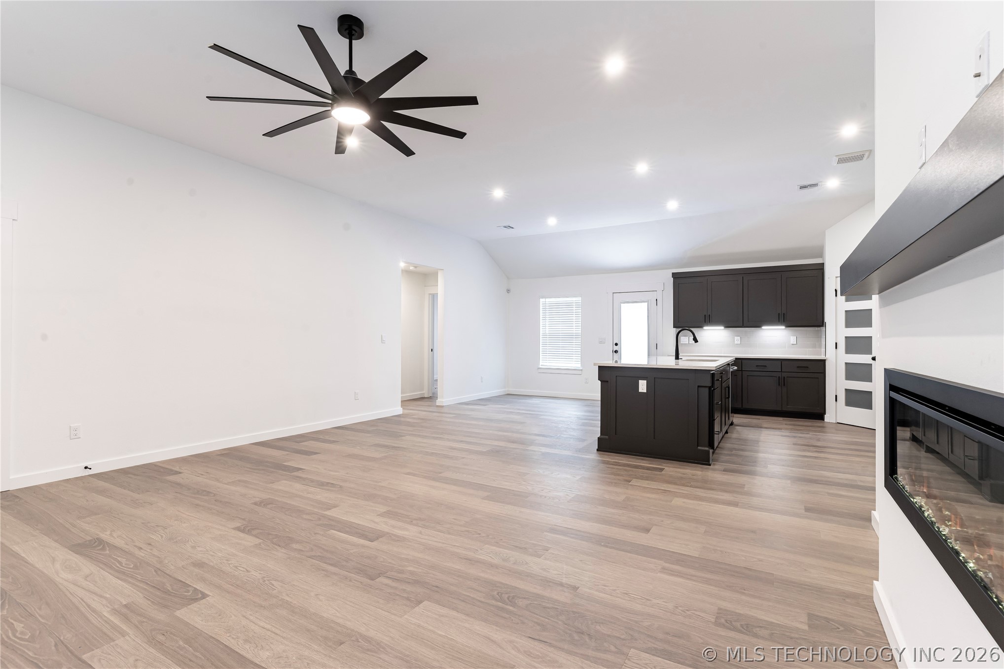 2417 W Main Street Property Photo 15