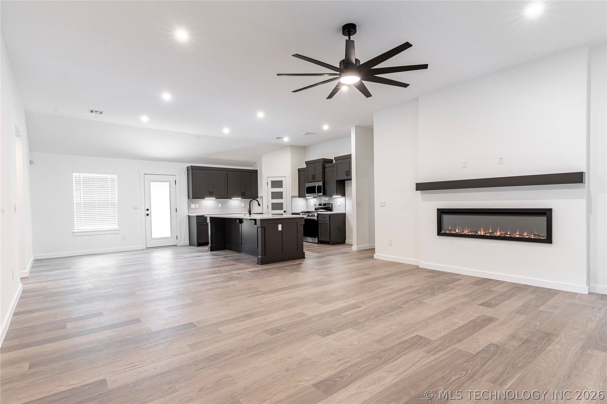 2417 W Main Street Property Photo 16