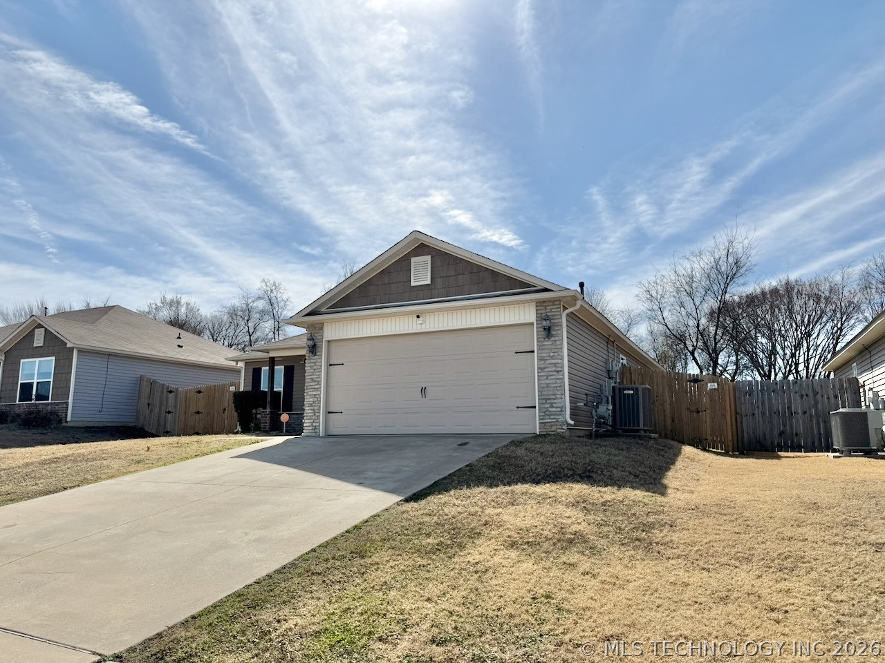 2725 E Quincy Street Property Photo 3