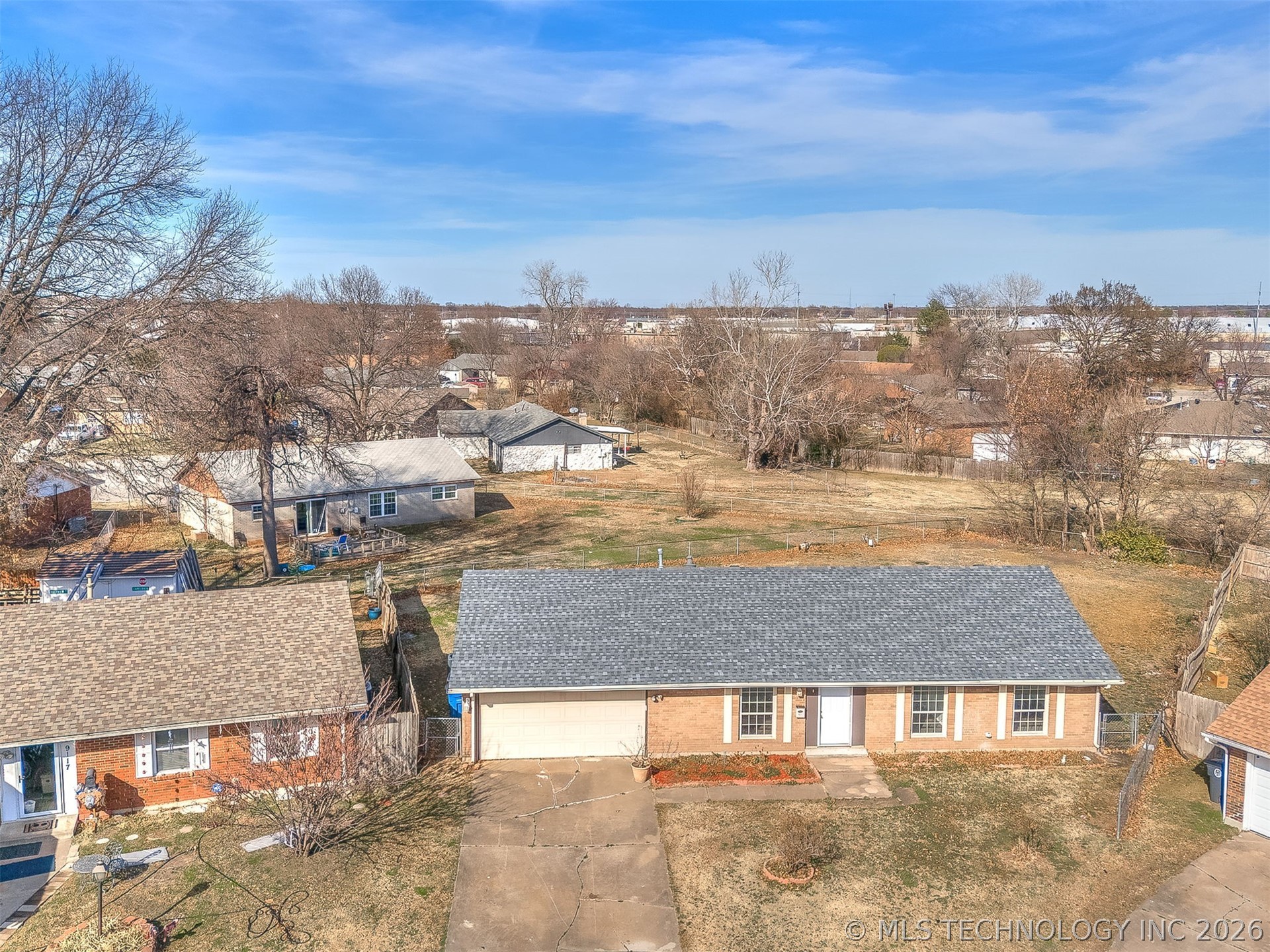 9123 E 48th Street Property Photo 4