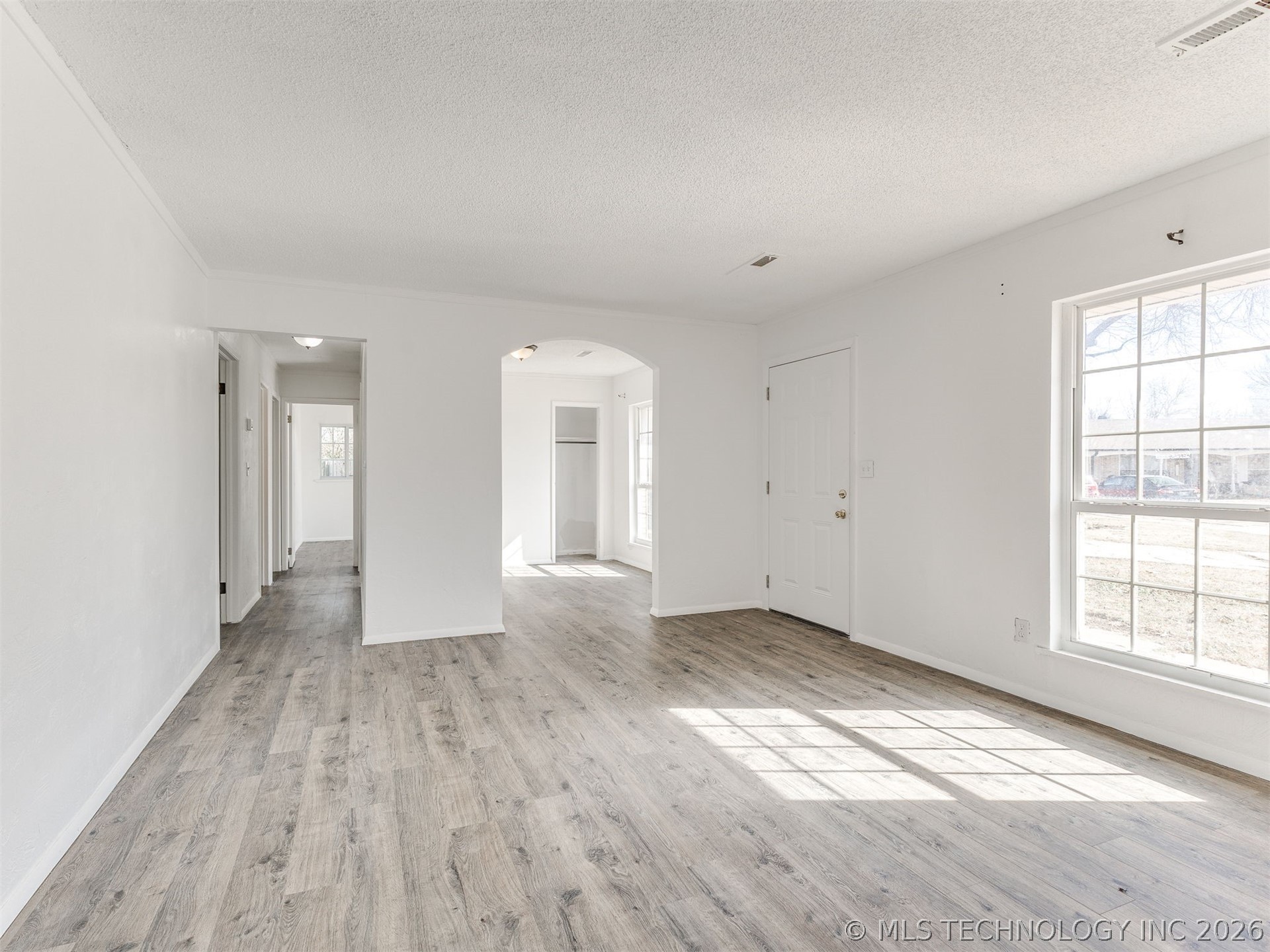 9123 E 48th Street Property Photo 6